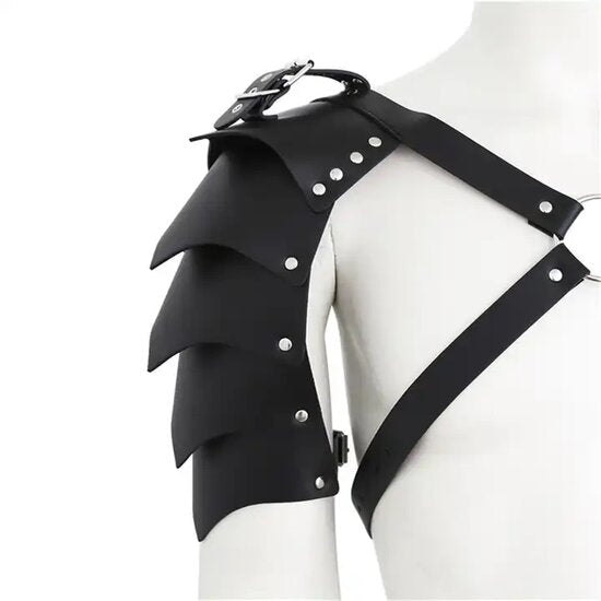 Zwarte Faux Leather Gladiator Schouder Armor – Verstelbare Warrior Harness